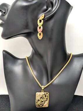 VTG 90s Kenneth Cole Necklace Earrings Pearlized Sage & Pink Enamel Gold Tone